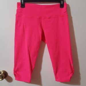 Lululemon Dhanurasana Crop